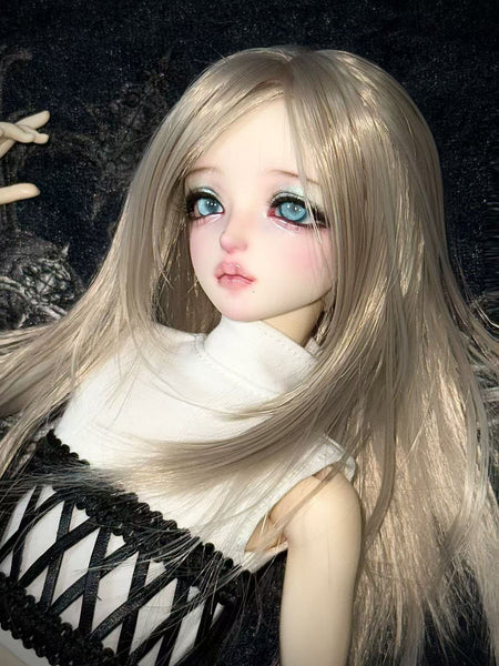 Hole Doll - Naine