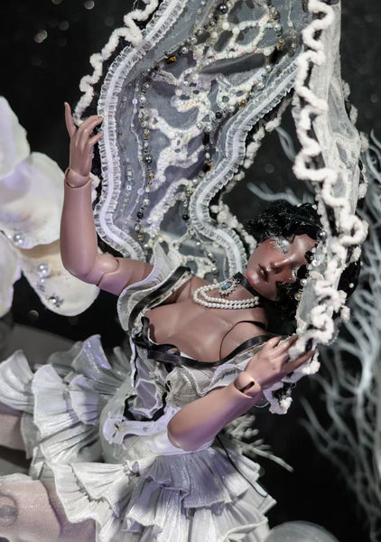 Black Ship Doll - Oil Painting Body ~ Pearl & Flesh